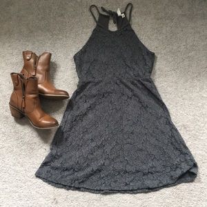 Cute lace detail dress!